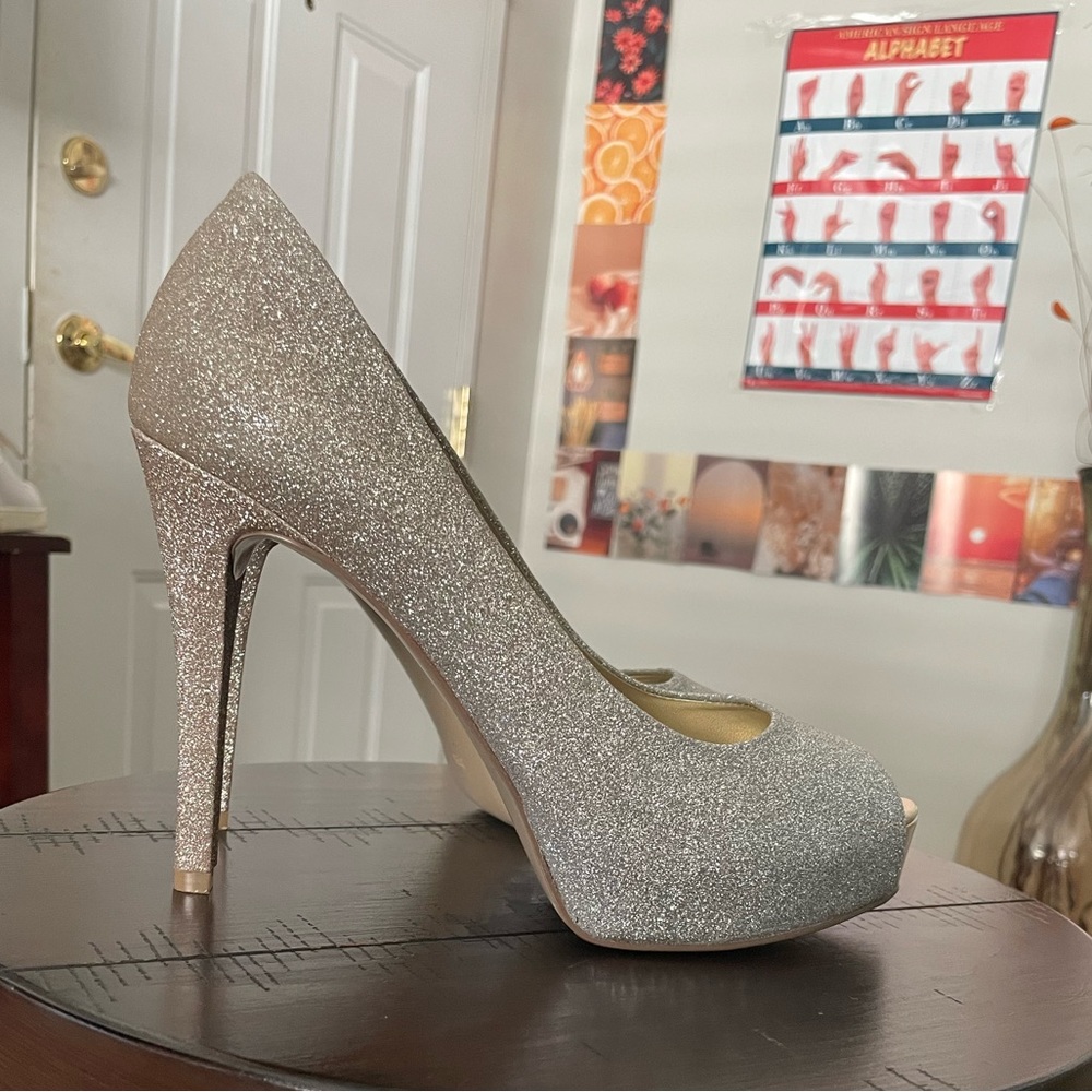 GUESS Heels